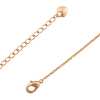 Lobster clasp and adjustable chain detail on bracelet