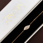 18k Gold bracelet with a diamond on a Zircon box