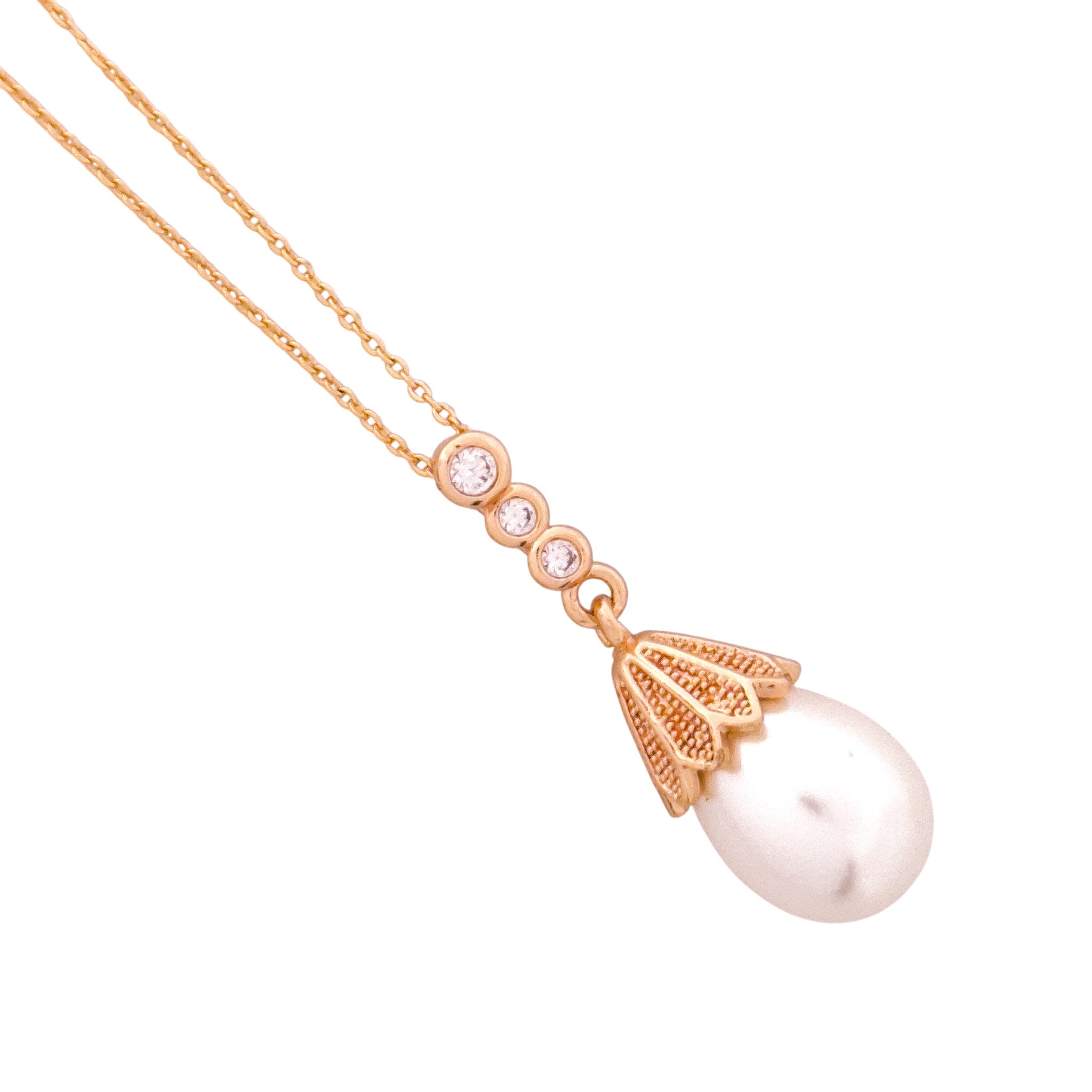 Pear Bloom Teardrop Pearl